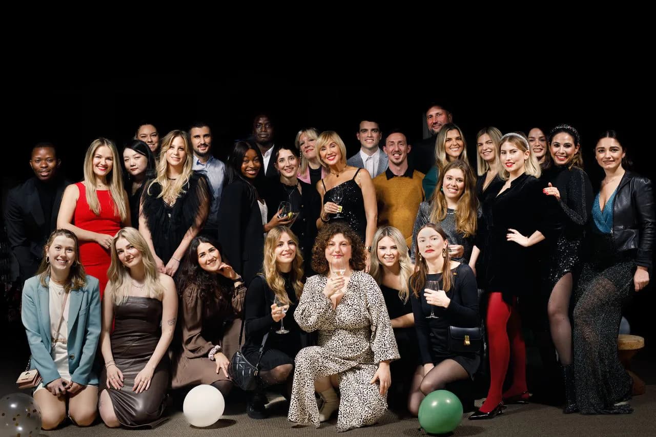 Kingfluencers background